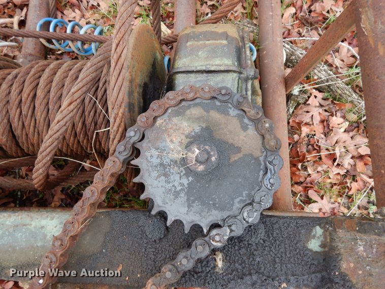 image for item DH2286 Headache rack with winch