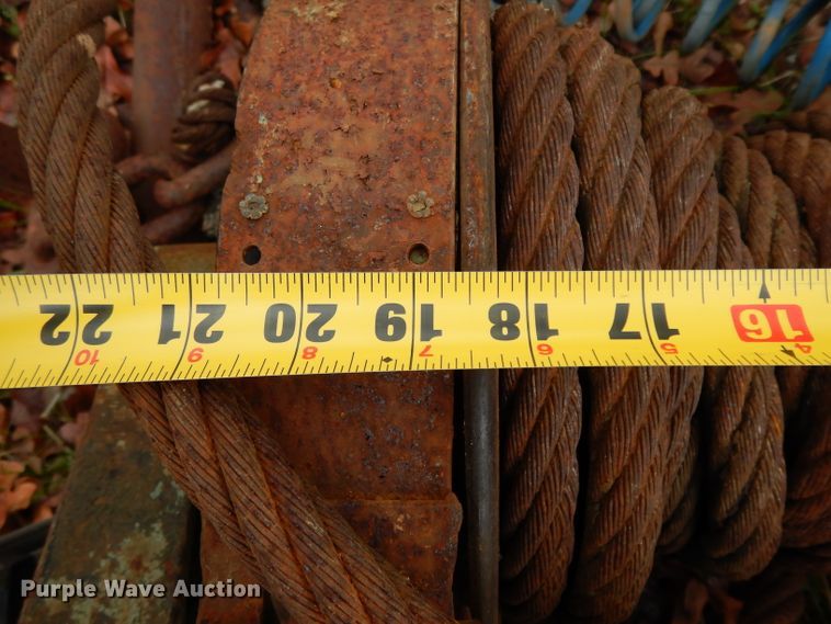 image for item DH2286 Headache rack with winch