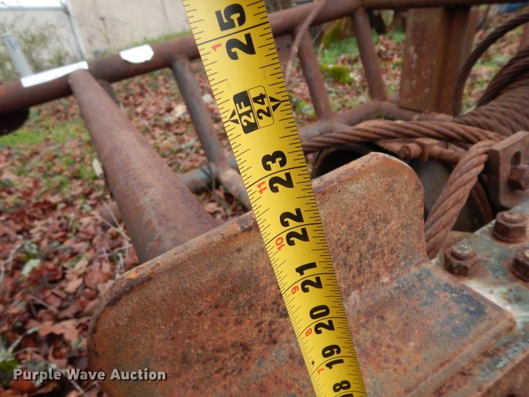 image for item DH2286 Headache rack with winch