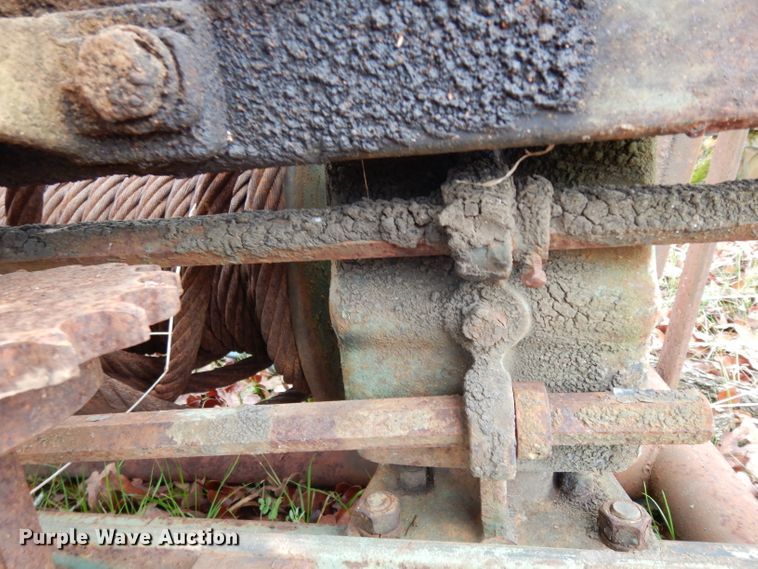 image for item DH2286 Headache rack with winch