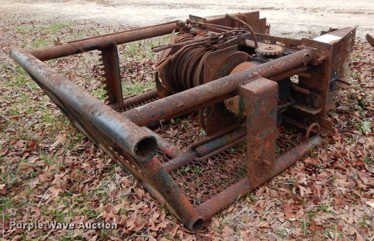 image for item DH2289 Headache rack with winch