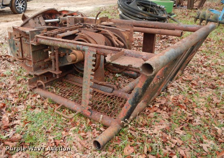 image for item DH2289 Headache rack with winch