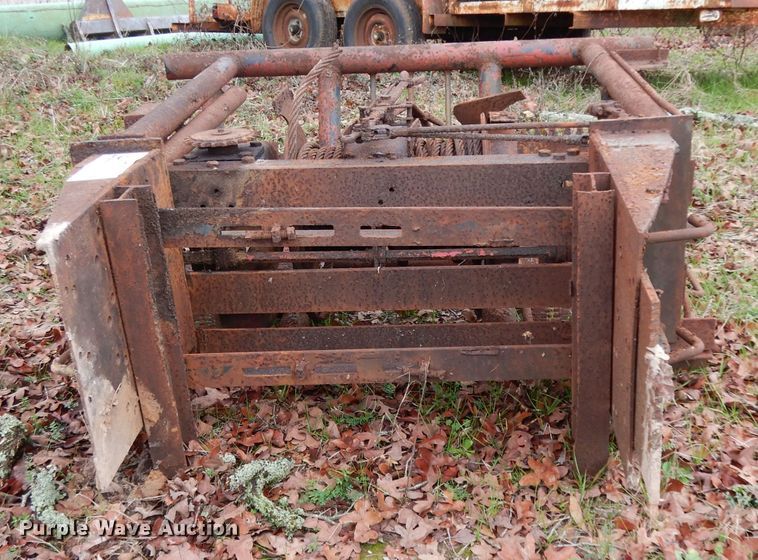 image for item DH2289 Headache rack with winch