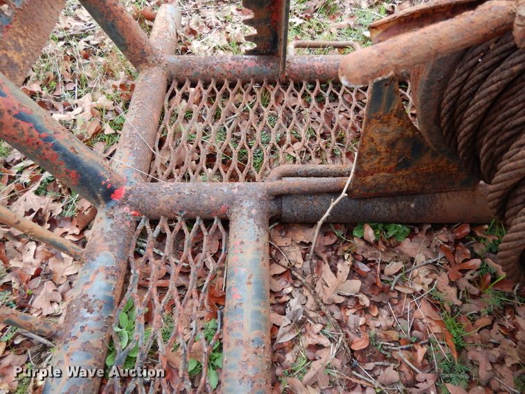 image for item DH2289 Headache rack with winch