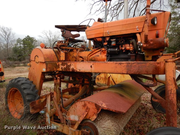 image for item DH2290 Ford 6600 broom