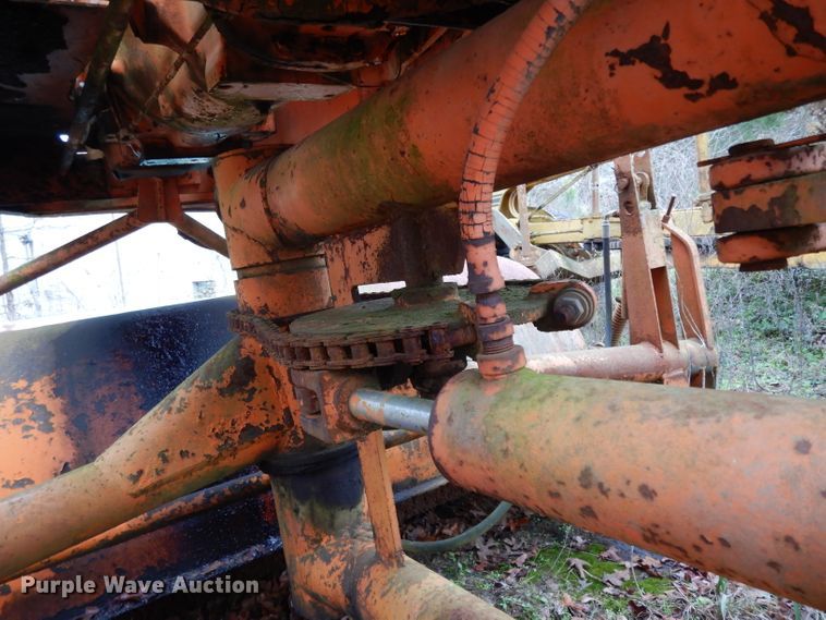 image for item DH2290 Ford 6600 broom