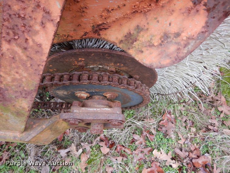 image for item DH2290 Ford 6600 broom