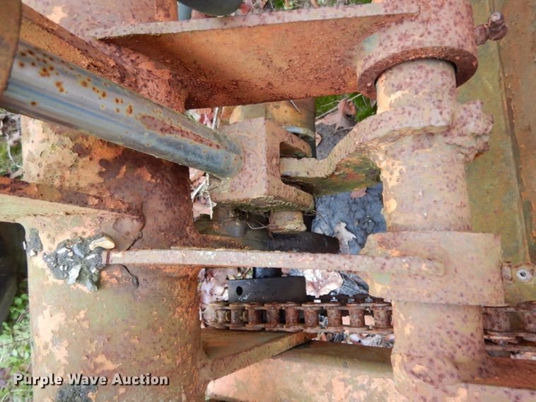 image for item DH2290 Ford 6600 broom