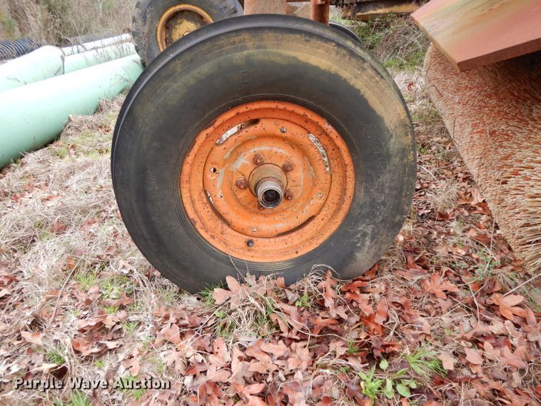 image for item DH2290 Ford 6600 broom