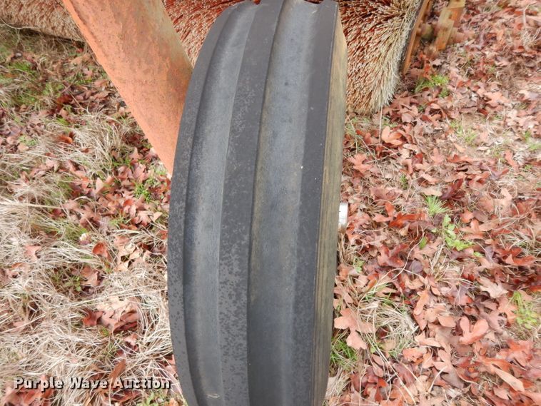 image for item DH2290 Ford 6600 broom