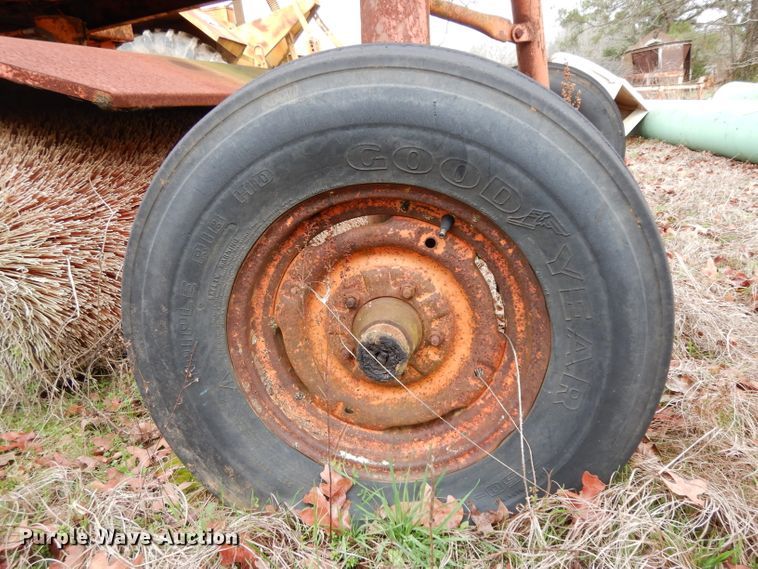 image for item DH2290 Ford 6600 broom