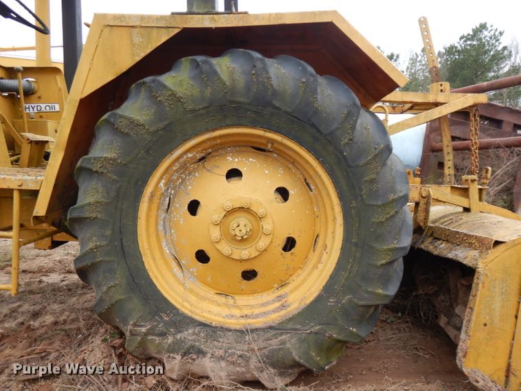 image for item DH2292 Seaman DS-47 soil stabilizer