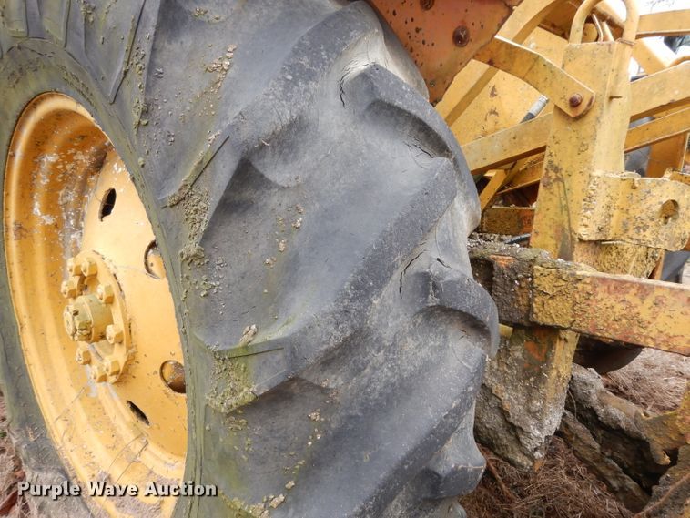 image for item DH2292 Seaman DS-47 soil stabilizer