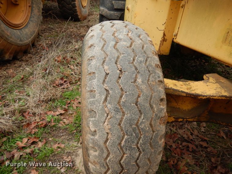 image for item DH2294 John Deere 210LE landscape tractor