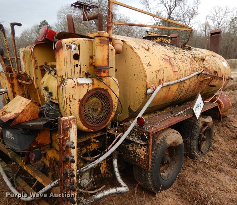 image for item DH2297 Rosco RMT oil distributor trailer