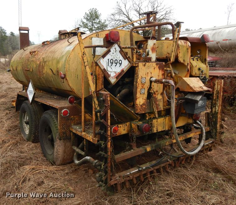 image for item DH2297 Rosco RMT oil distributor trailer