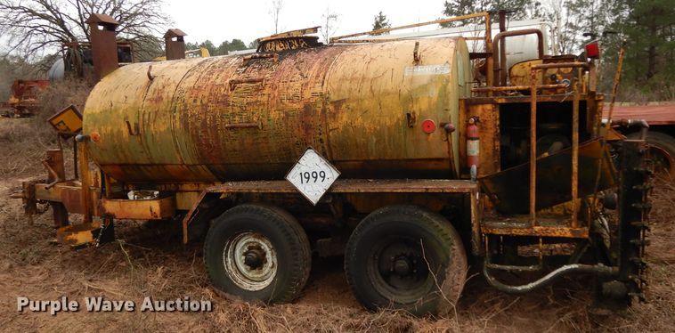 image for item DH2297 Rosco RMT oil distributor trailer