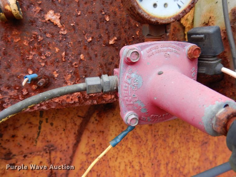 image for item DH2297 Rosco RMT oil distributor trailer