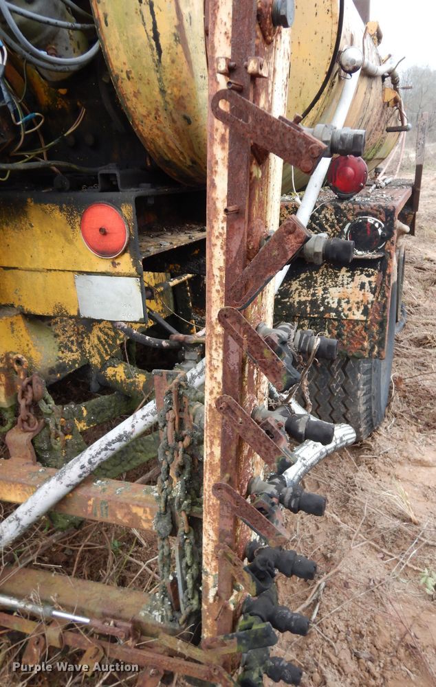 image for item DH2297 Rosco RMT oil distributor trailer