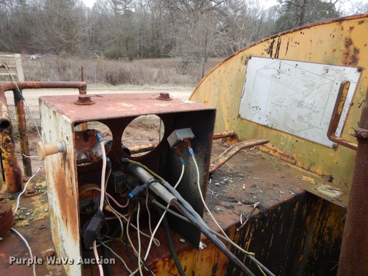 image for item DH2297 Rosco RMT oil distributor trailer