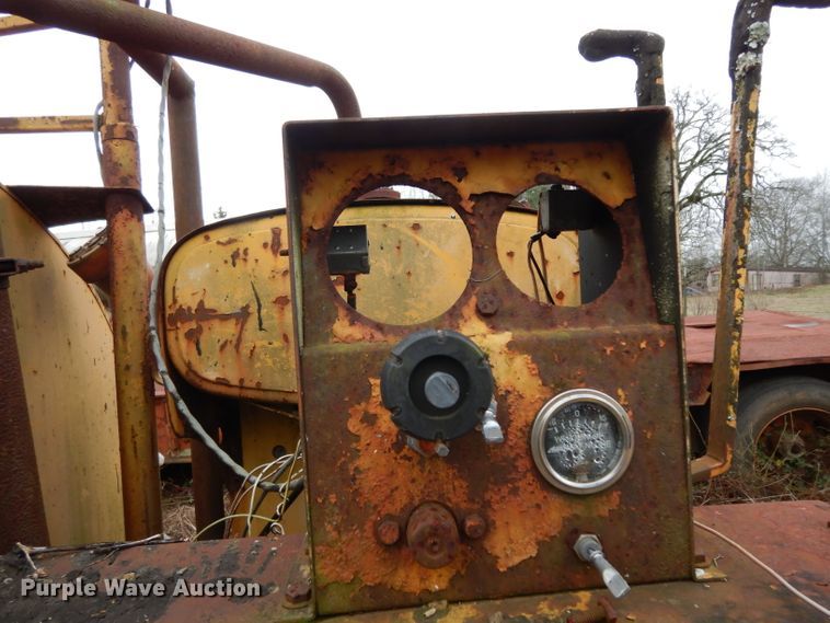 image for item DH2297 Rosco RMT oil distributor trailer