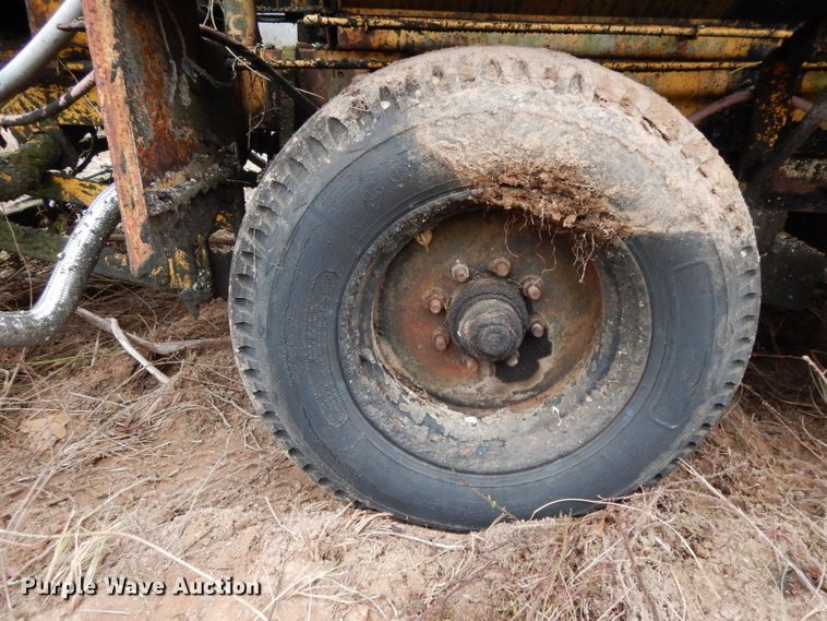 image for item DH2297 Rosco RMT oil distributor trailer