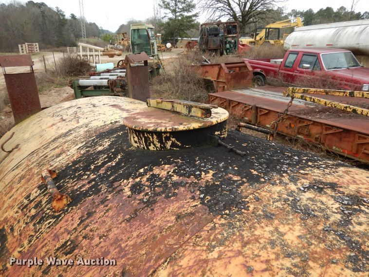 image for item DH2297 Rosco RMT oil distributor trailer