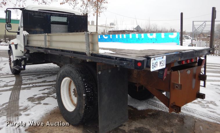 image for item DH4321 2003 International 4200 flatbed truck