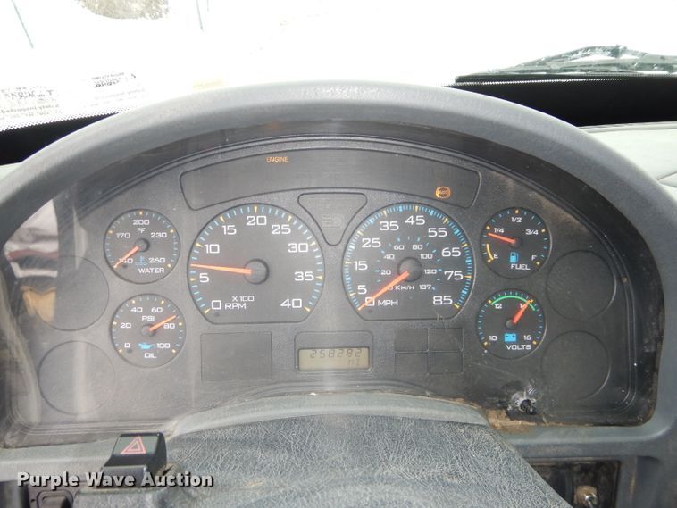 image for item DH4321 2003 International 4200 flatbed truck