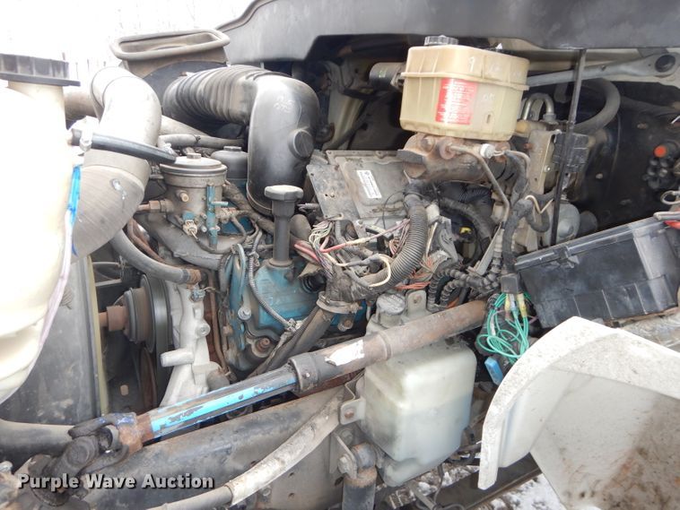 image for item DH4321 2003 International 4200 flatbed truck