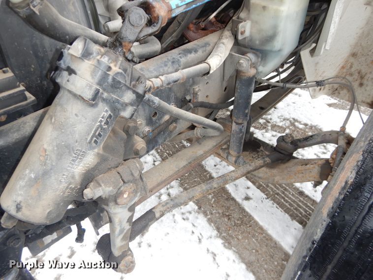 image for item DH4321 2003 International 4200 flatbed truck