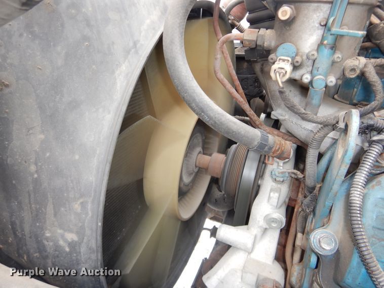 image for item DH4321 2003 International 4200 flatbed truck