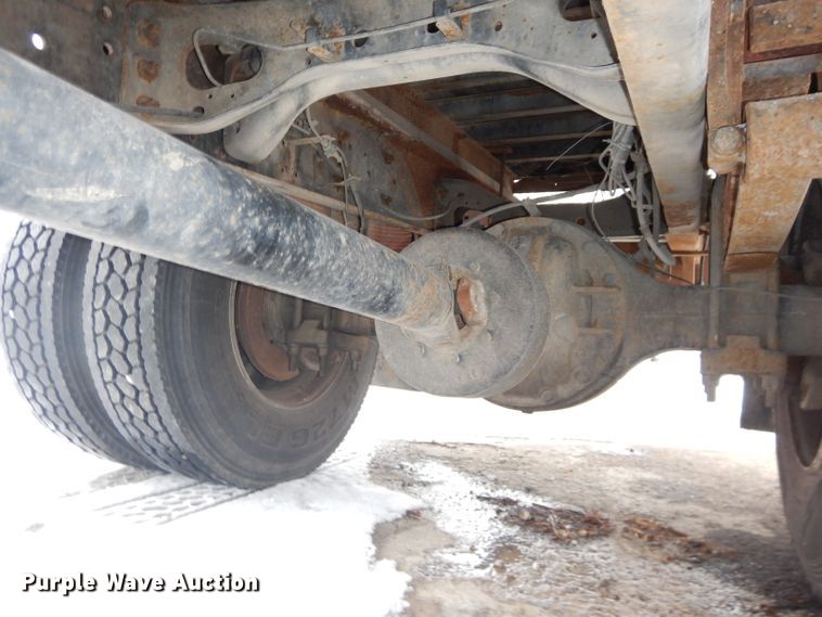 image for item DH4321 2003 International 4200 flatbed truck