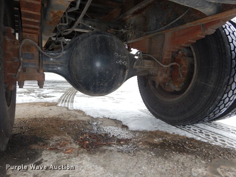 image for item DH4321 2003 International 4200 flatbed truck