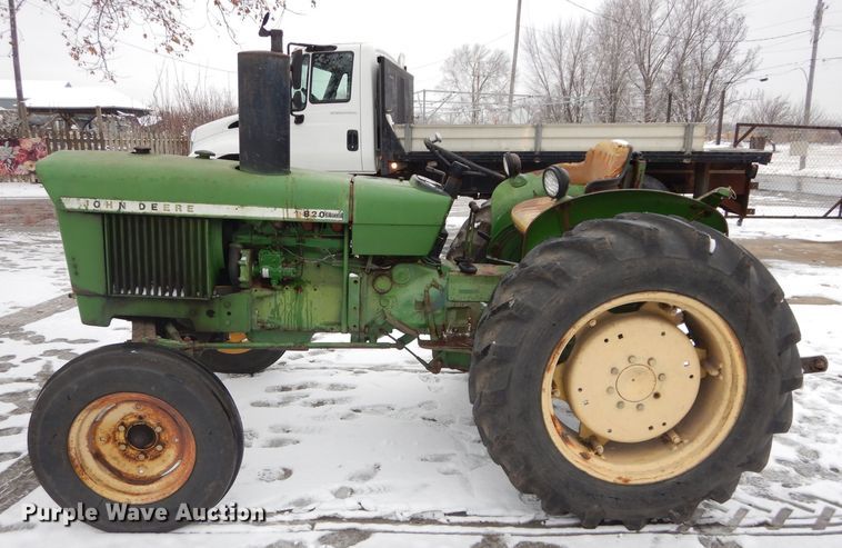 image for item DH4322 John Deere 820 tractor