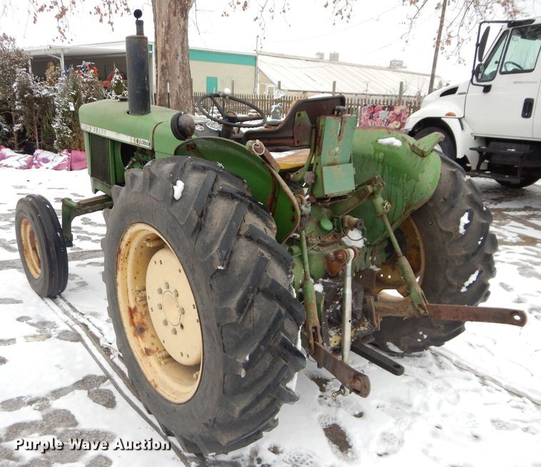 image for item DH4322 John Deere 820 tractor