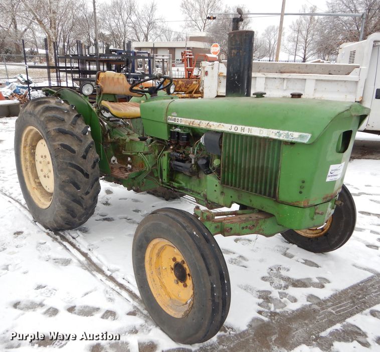 image for item DH4322 John Deere 820 tractor