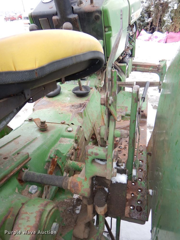 image for item DH4322 John Deere 820 tractor