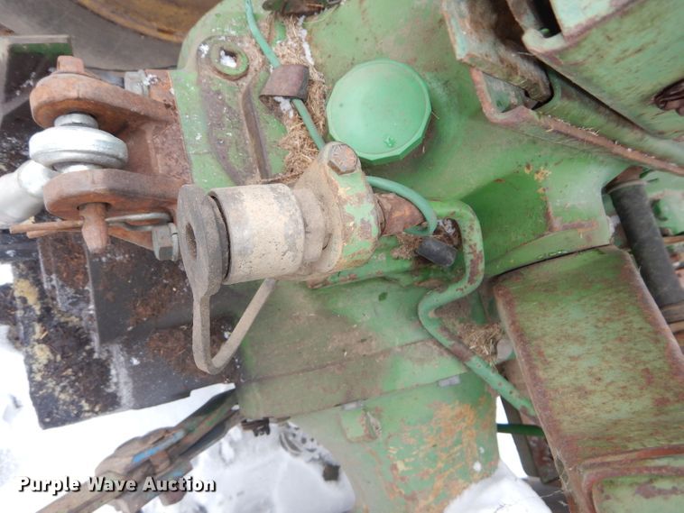 image for item DH4322 John Deere 820 tractor