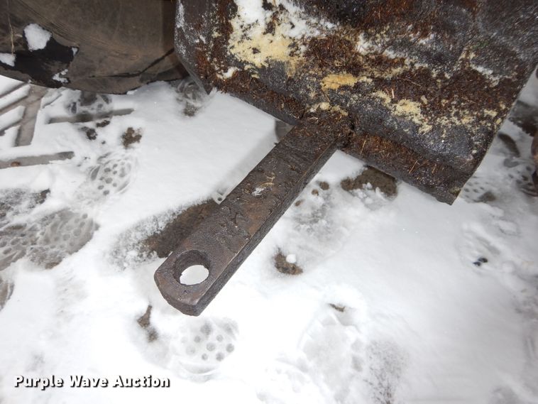 image for item DH4322 John Deere 820 tractor