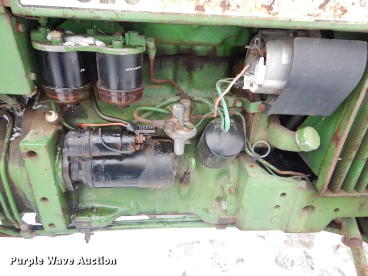 image for item DH4322 John Deere 820 tractor