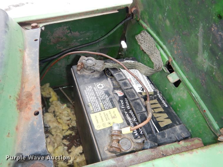 image for item DH4322 John Deere 820 tractor