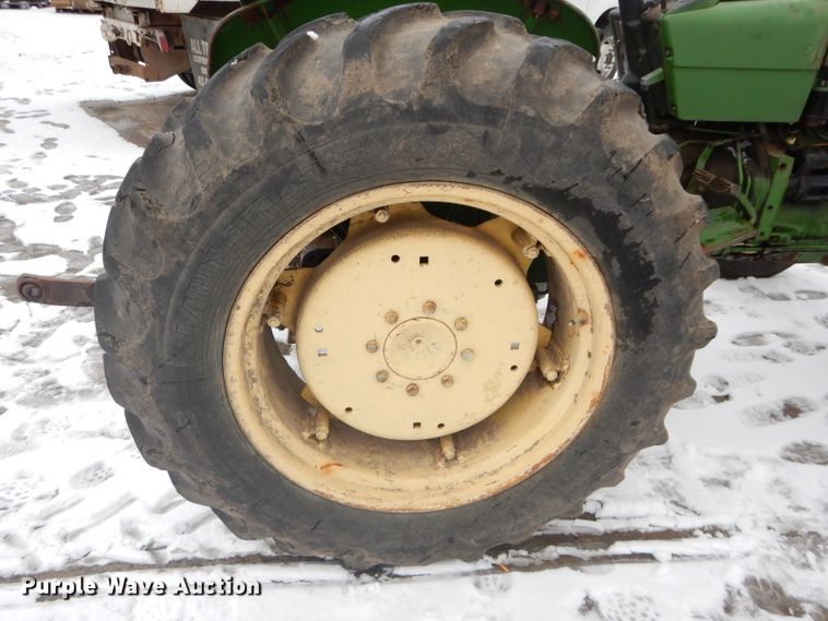 image for item DH4322 John Deere 820 tractor