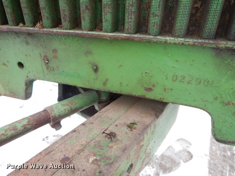 image for item DH4322 John Deere 820 tractor
