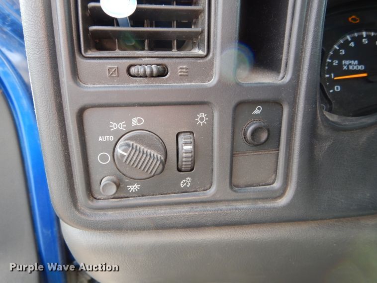 image for item DH6341 2006 Chevrolet Silverado 1500 pickup truck