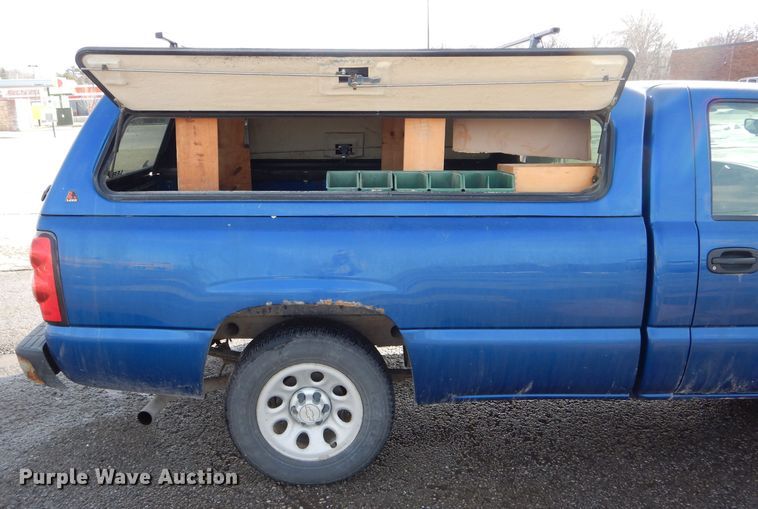 image for item DH6341 2006 Chevrolet Silverado 1500 pickup truck