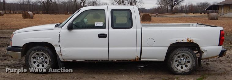 image for item DH6355 2005 Chevrolet Silverado 1500 Ext. Cab pickup truck