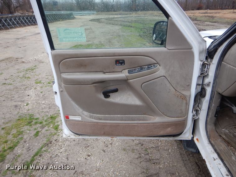 image for item DH6355 2005 Chevrolet Silverado 1500 Ext. Cab pickup truck