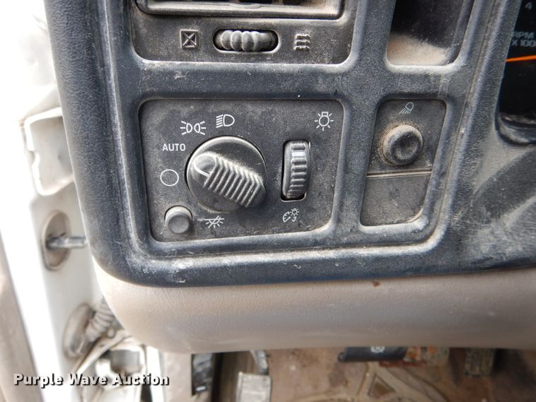 image for item DH6355 2005 Chevrolet Silverado 1500 Ext. Cab pickup truck