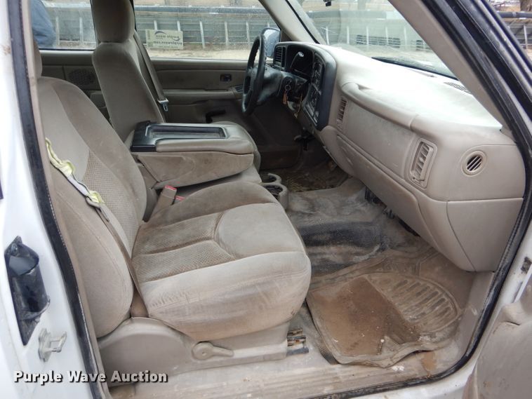 image for item DH6355 2005 Chevrolet Silverado 1500 Ext. Cab pickup truck